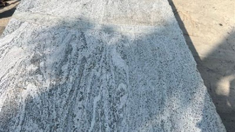 蘑菇石安装成本解析：一平米价格构成揭秘**