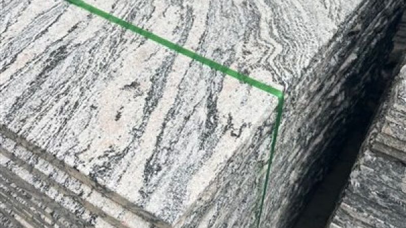大尺寸水磨石地砖：安装费用背后的考量因素